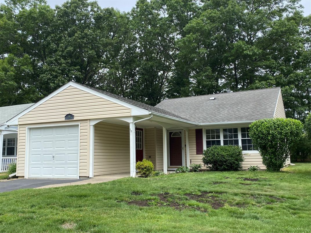Backyard, Exterior, Facade, Ranch