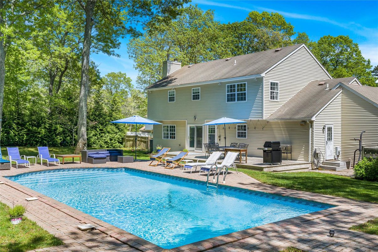 Exterior, Pool