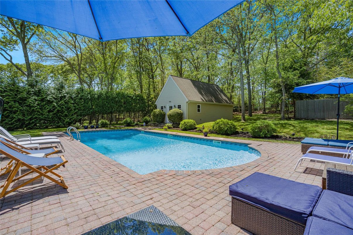 Exterior, Pool