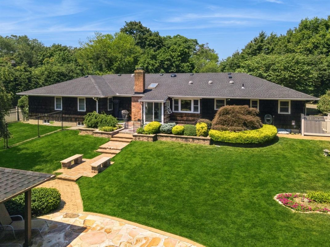 Backyard, Exterior, Facade, Brick Facade, Ranch