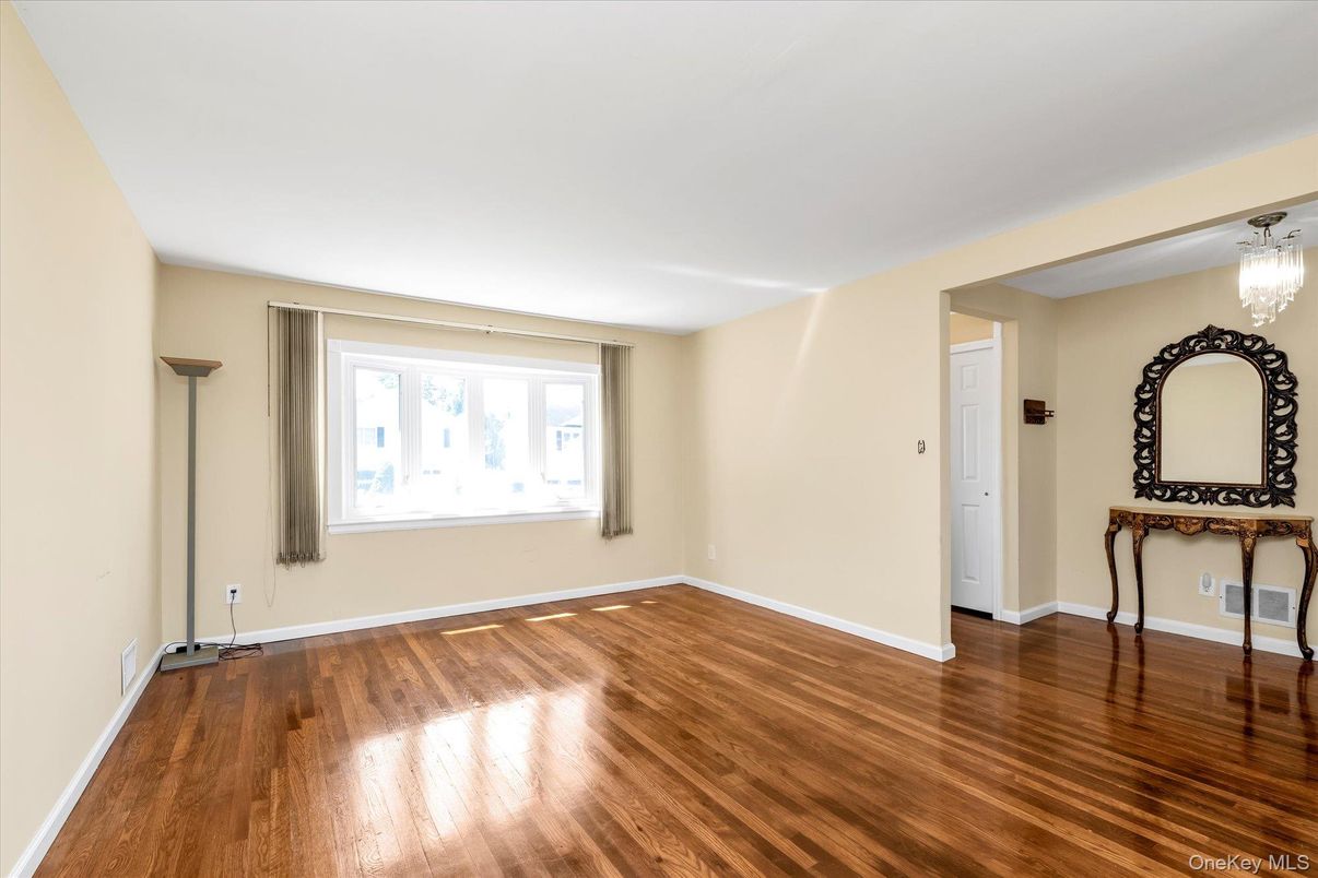 Chandelier, Empty room, Interior, Wood Texture Flooring