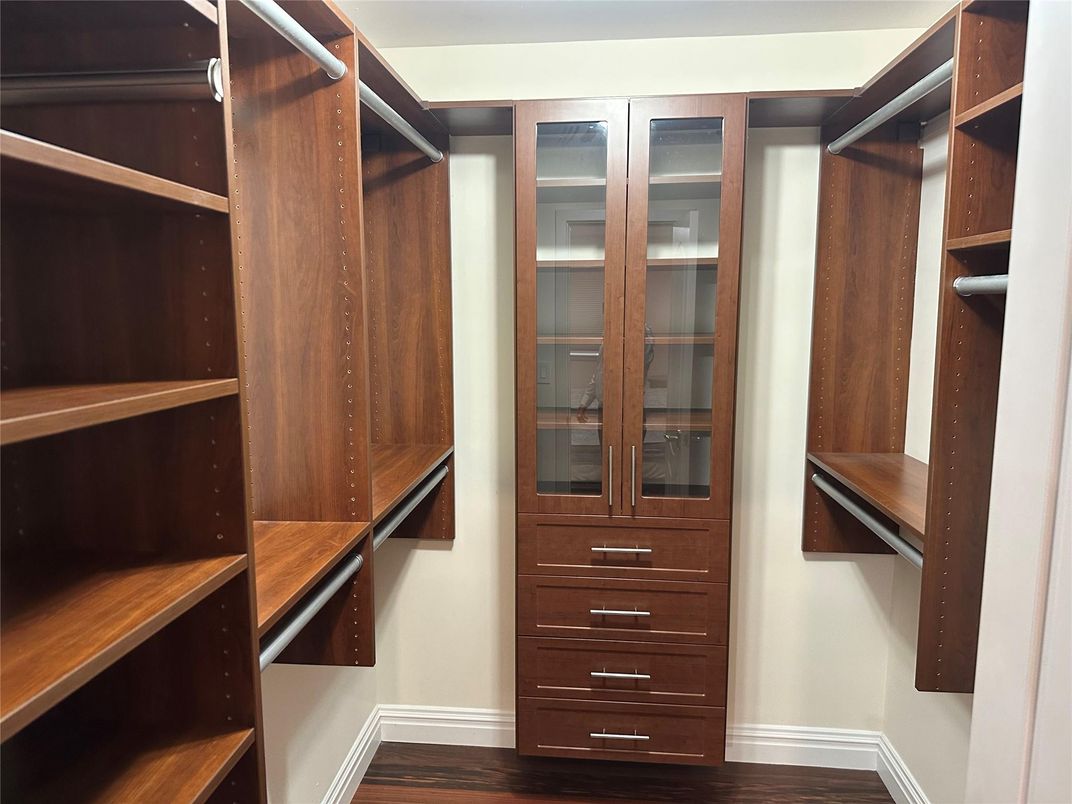 Interior, Walk-in Closets, Wood Texture Flooring