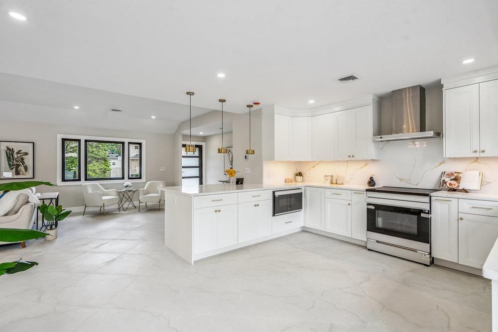 Dining room, Interior, Kitchen, Marble, Recessed Lighting, Stainless Steel Appliances