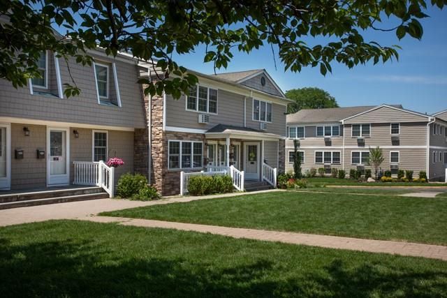 Backyard, Exterior, Facade, Rowhouse