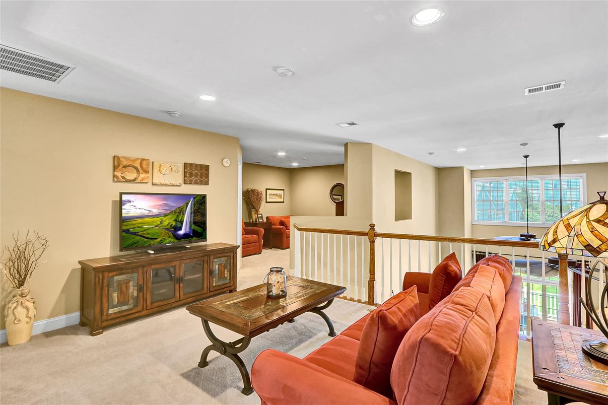 Interior, Living room, Pendant Lights, Recessed Lighting