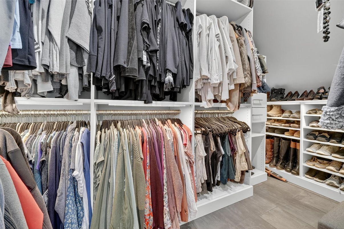 Interior, Walk-in Closets, Wood Texture Flooring