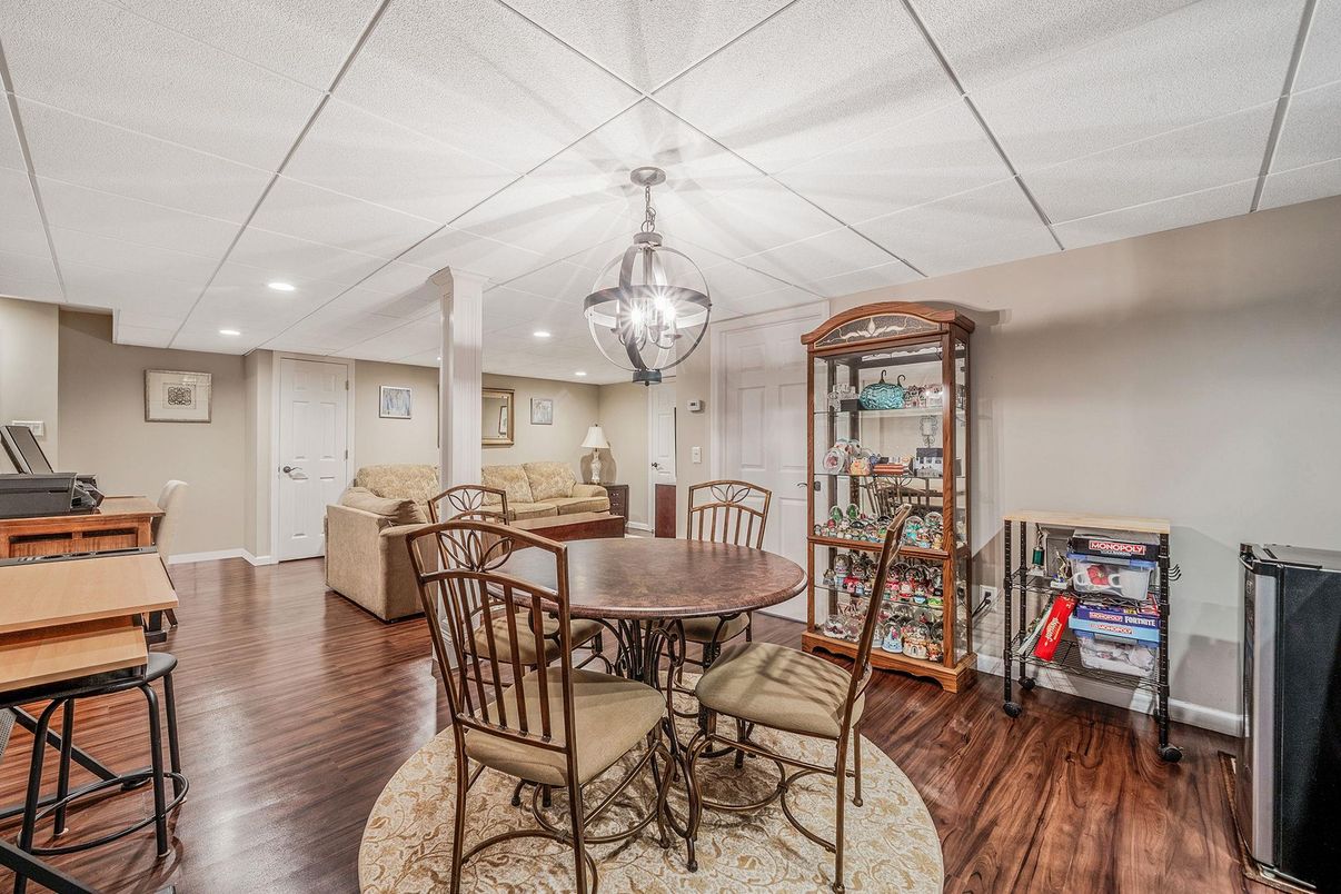 Dining room, Interior, Pendant Lights, Recessed Lighting, Wood Texture Flooring