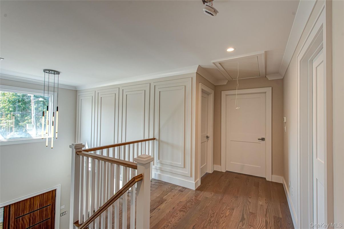 Interior, Pendant Lights, Recessed Lighting, Wood Texture Flooring
