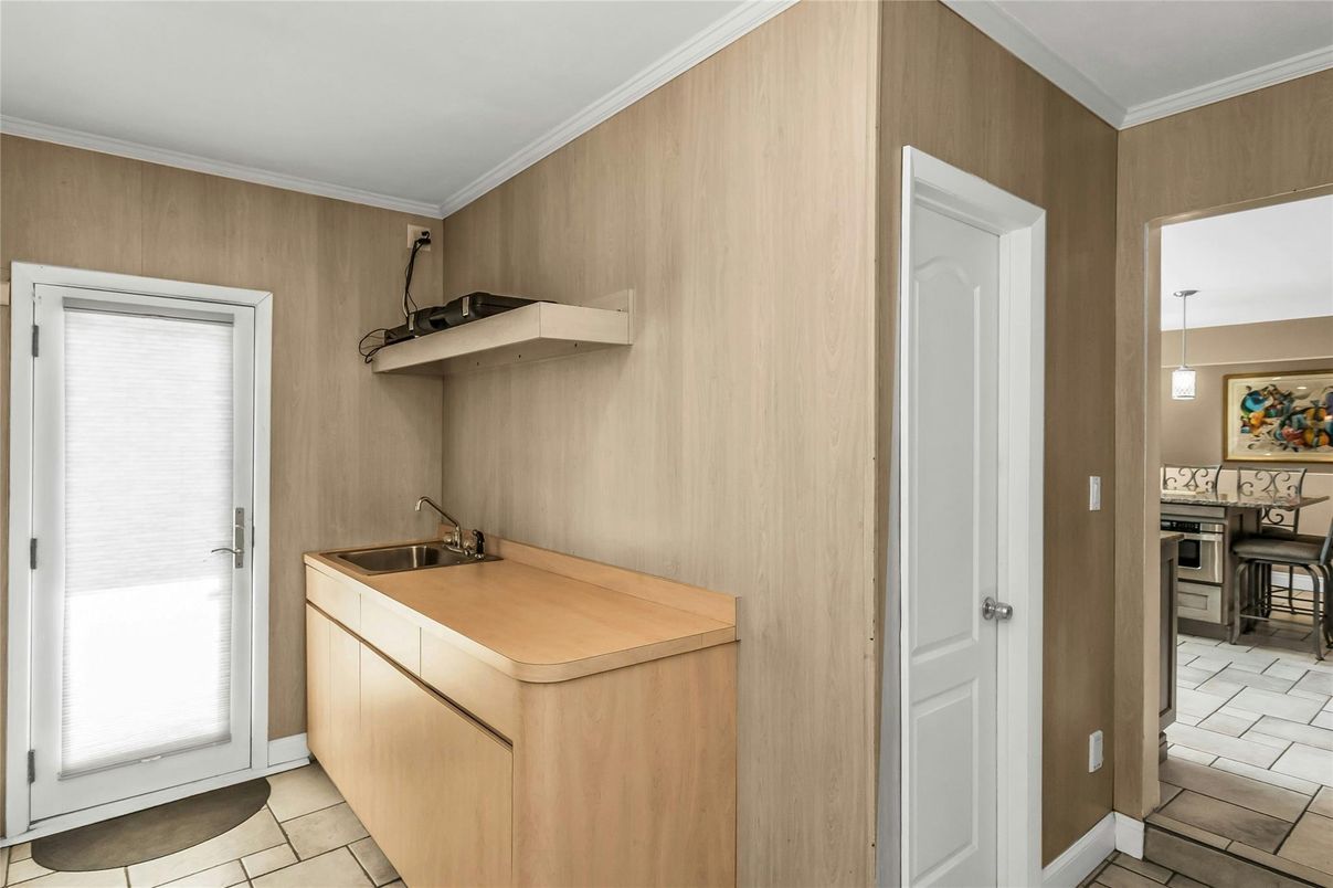 Interior, Pendant Lights, Washer, Wooden Walls