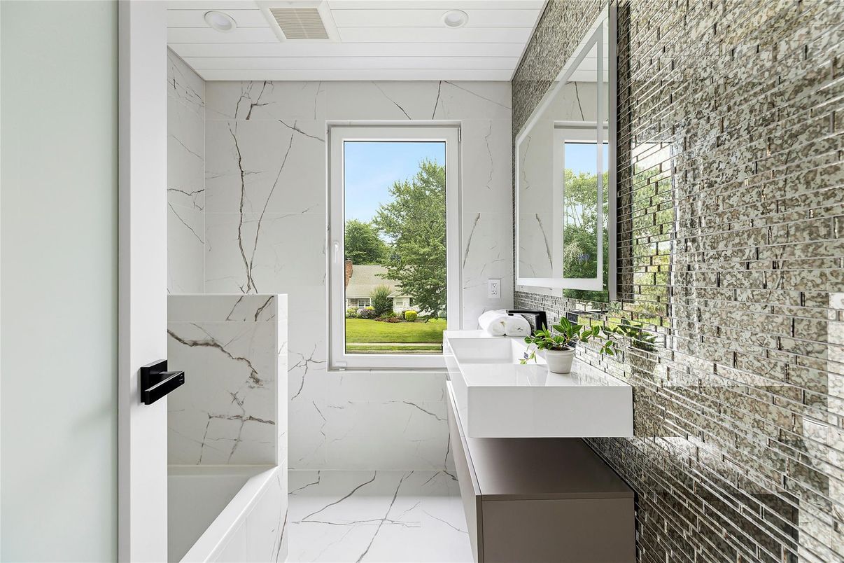 Bathroom, Interior, Marble, Marble Walls, Recessed Lighting