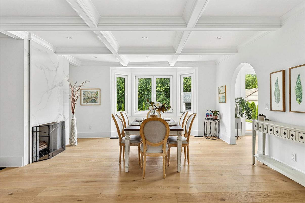 Dining room, Fireplace, Interior, Recessed Lighting, Wood Texture Flooring