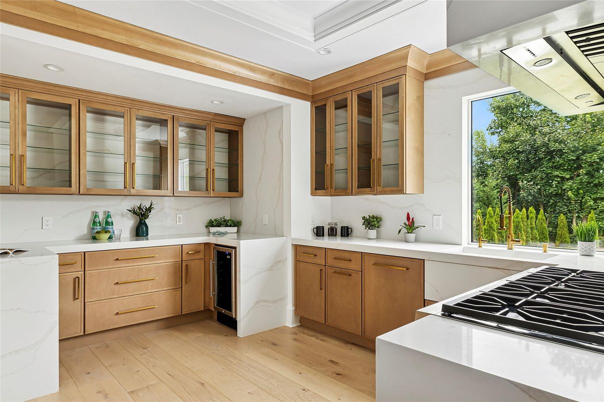 Interior, Kitchen, Marble Walls, Recessed Lighting, Wood Texture Flooring