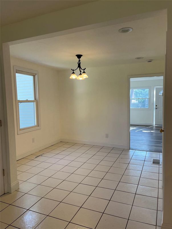 Empty room, Interior, Pendant Lights, Recessed Lighting
