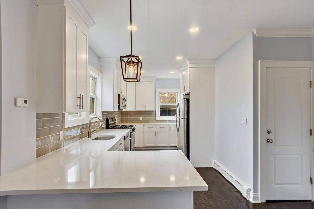 Interior, Kitchen, Pendant Lights, Recessed Lighting, Wood Texture Flooring
