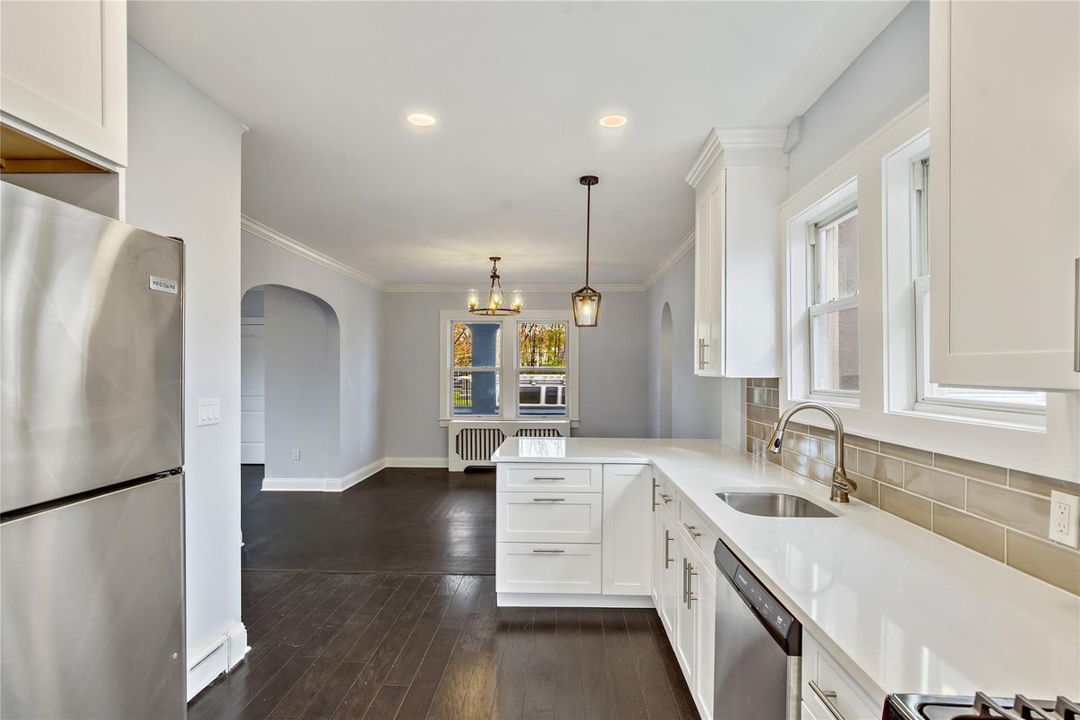 Interior, Kitchen, Pendant Lights, Recessed Lighting, Wood Texture Flooring