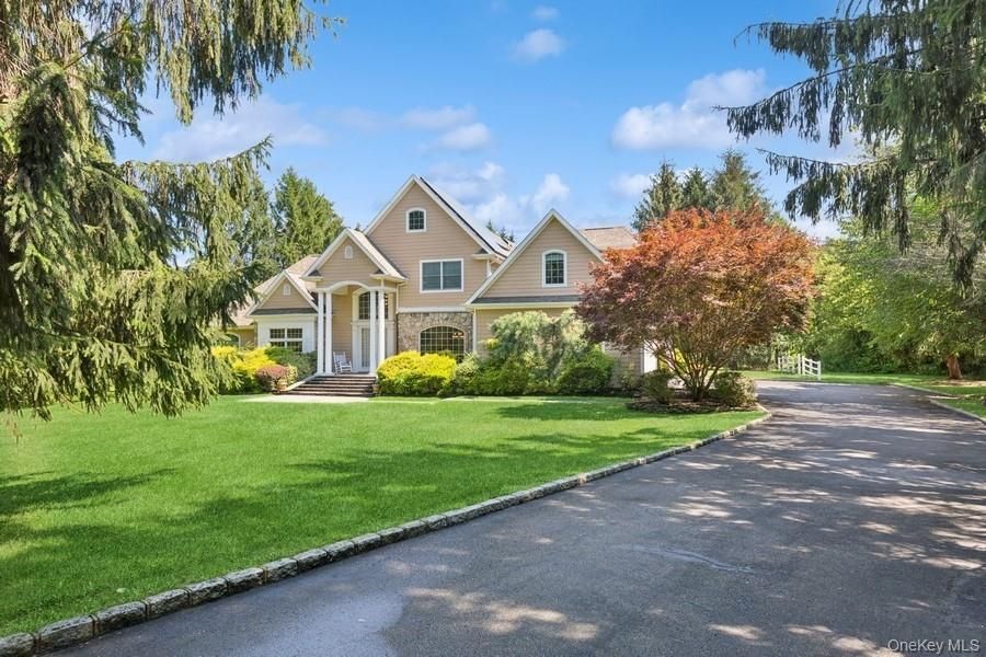 Backyard, Exterior, Facade, Queen Anne Victorian