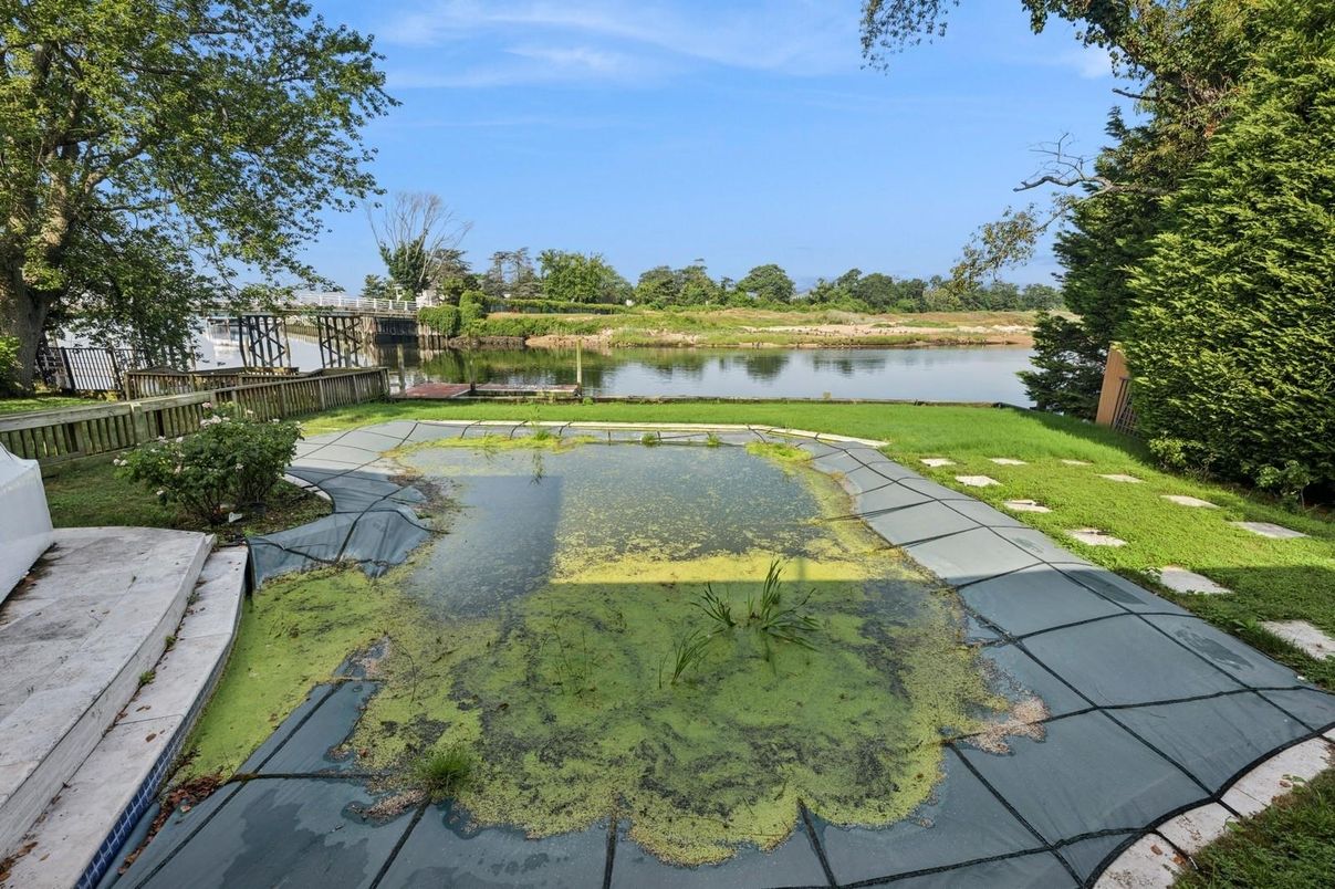 Exterior, Water