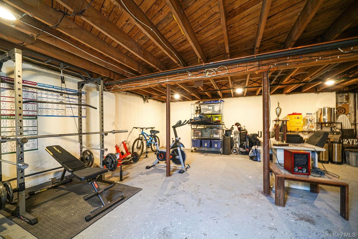 Fitness Equipment, Interior, Wooden Beams, Wooden Ceilings
