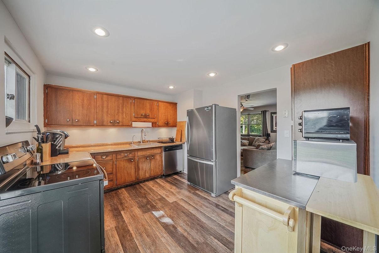 Interior, Kitchen, Recessed Lighting, Wood Texture Flooring