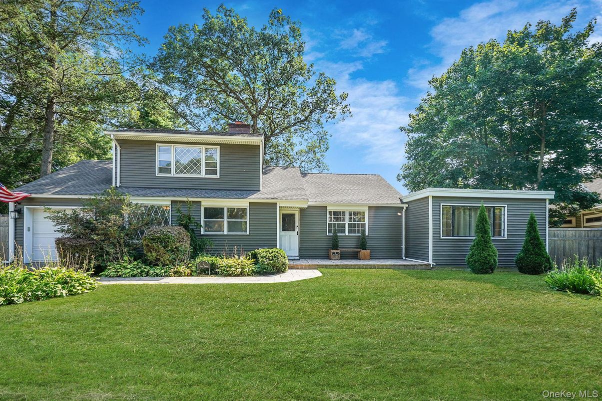 Attached, Backyard, Exterior, Facade, Split Level