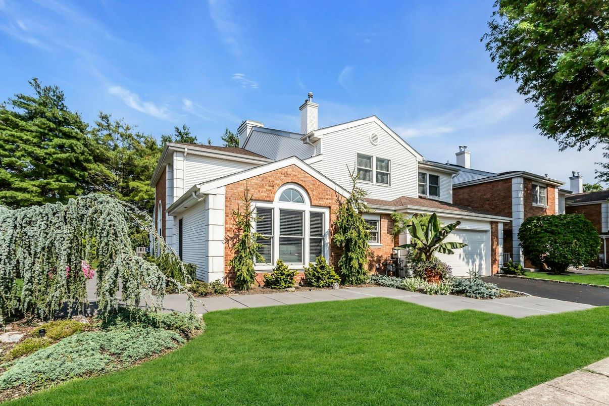 Attached, Exterior, Facade, Brick Facade, French Provincial