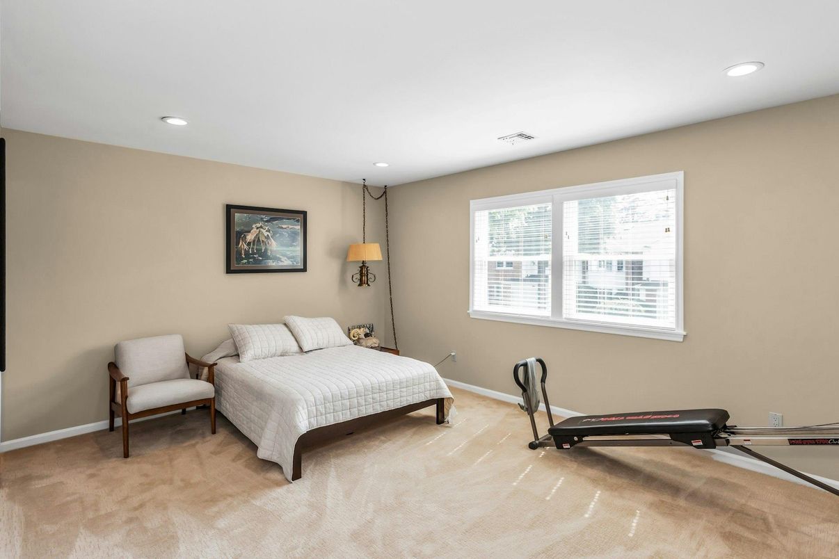 Bedroom, Fitness Equipment, Interior, Recessed Lighting