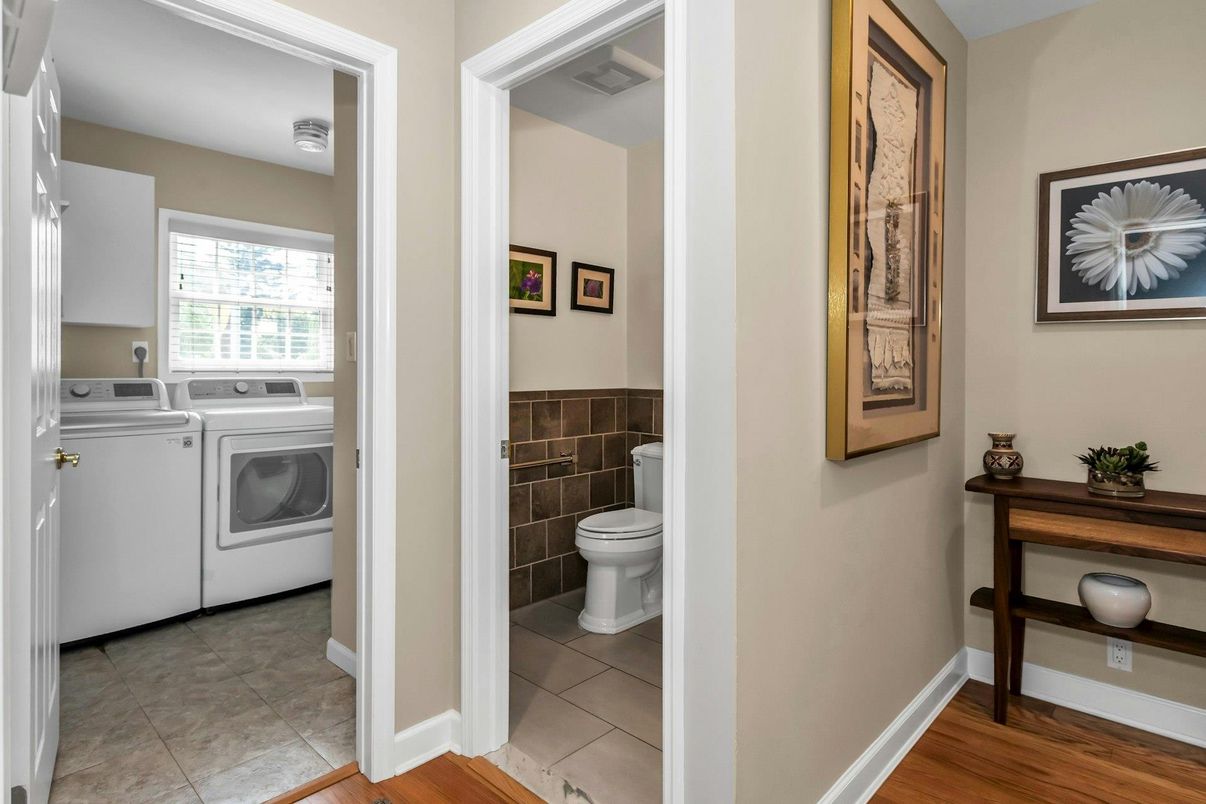 Interior, Washer, Wood Texture Flooring