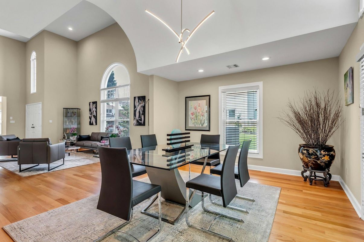 Dining room, Interior, Living room, Pendant Lights, Recessed Lighting, Wood Texture Flooring