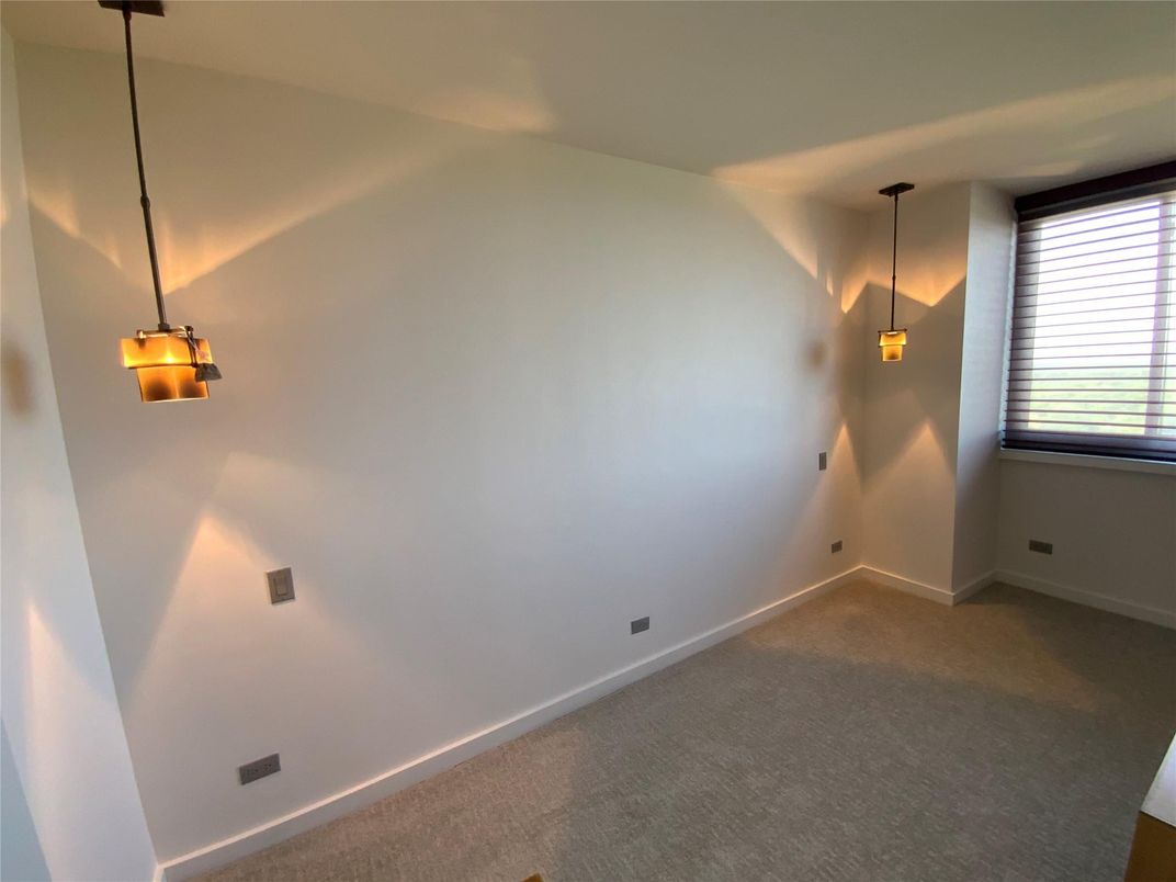 Empty room, Interior, Pendant Lights