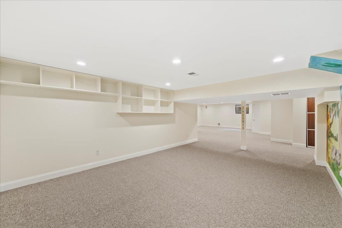 Empty room, Interior, Recessed Lighting