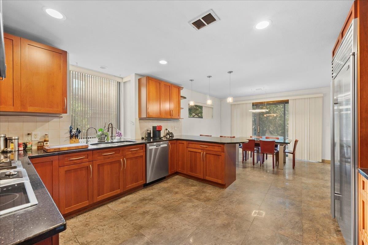 Dining room, Interior, Kitchen, Pendant Lights, Recessed Lighting, Stainless Steel Appliances