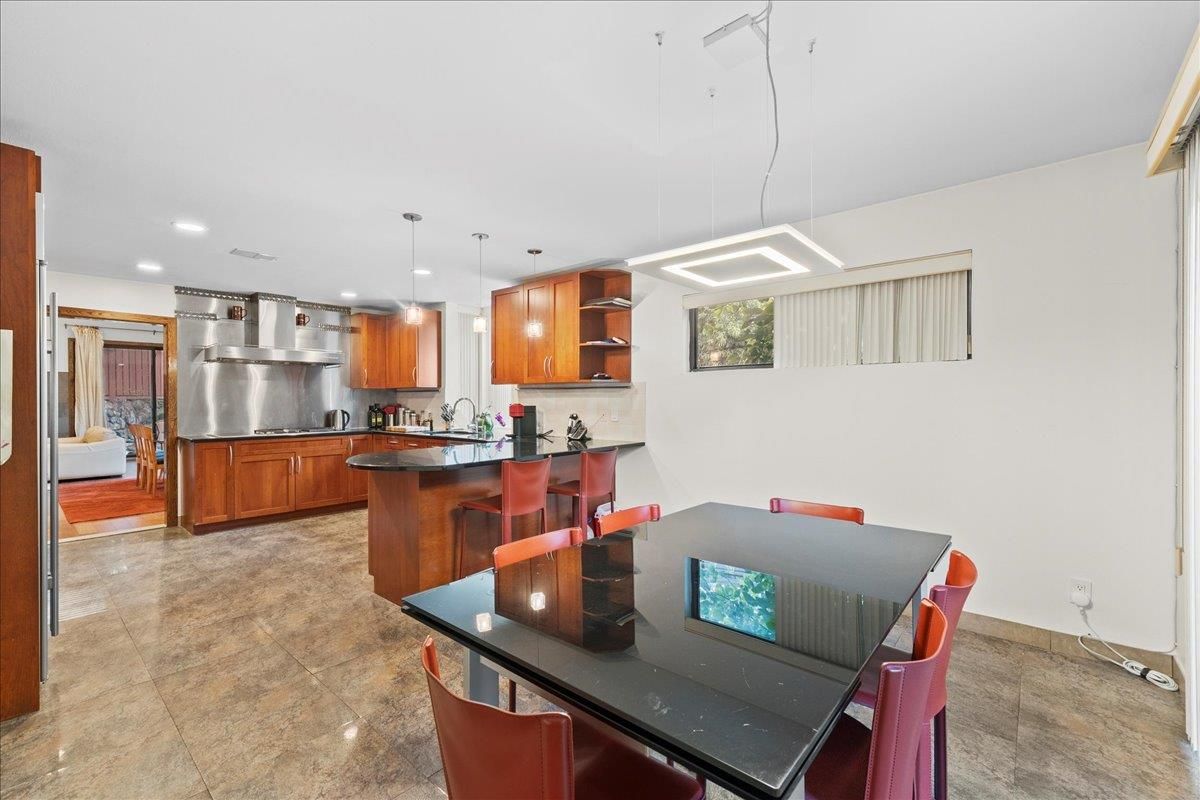Dining room, Interior, Kitchen, Pendant Lights, Recessed Lighting, Stainless Steel Appliances