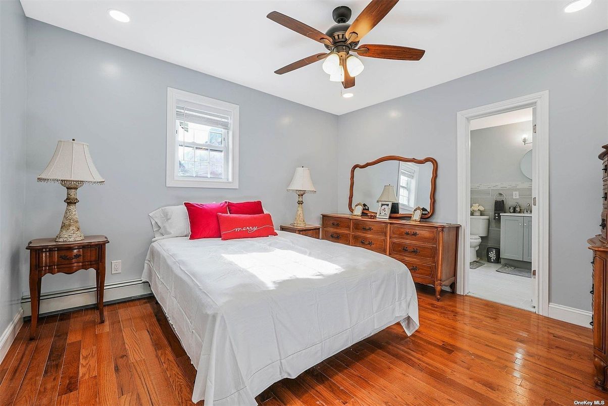 Bathroom, Bedroom, Interior, Recessed Lighting, Wood Texture Flooring