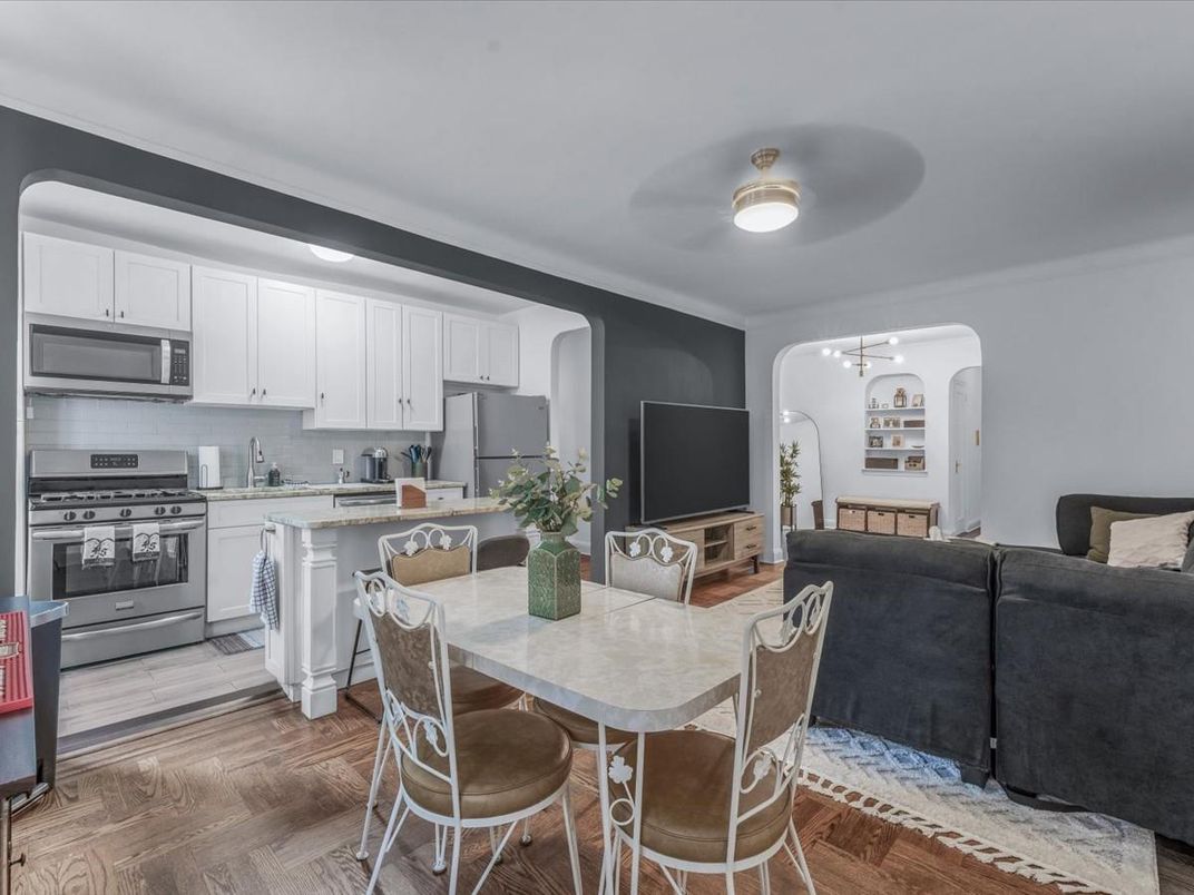 Dining room, Interior, Kitchen, Living room, Stainless Steel Appliances, Wood Texture Flooring