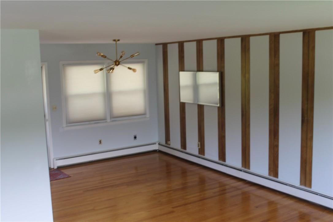 Empty room, Interior, Pendant Lights, Wood Texture Flooring