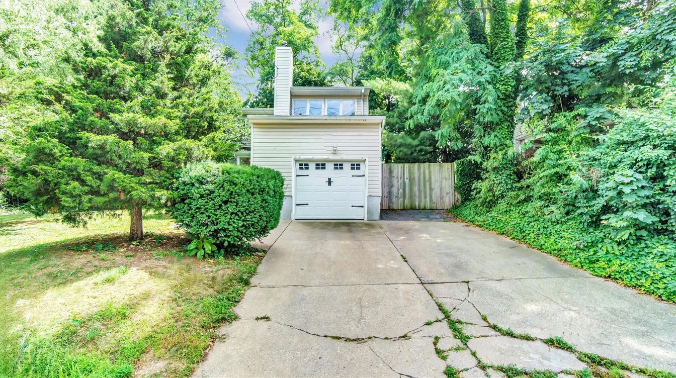 Detached Garage, Exterior