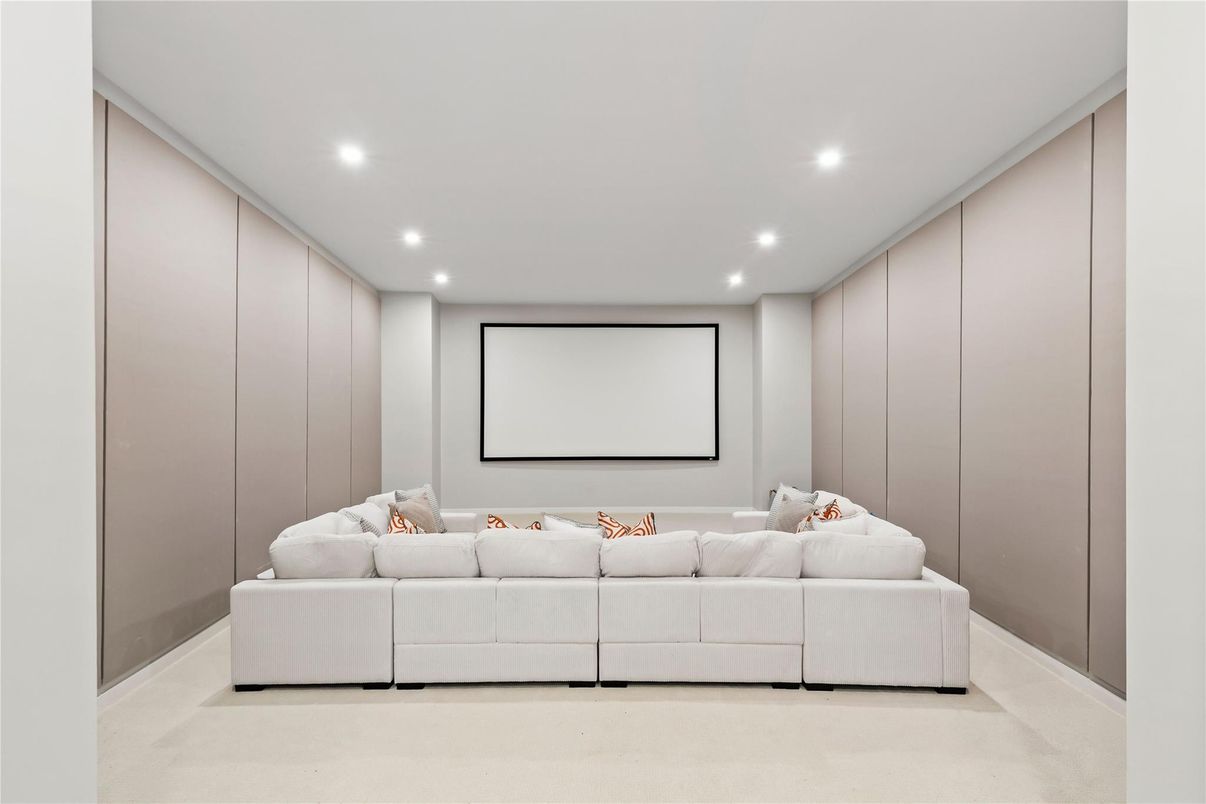 Interior, Projection Screen, Recessed Lighting, Theatre Room