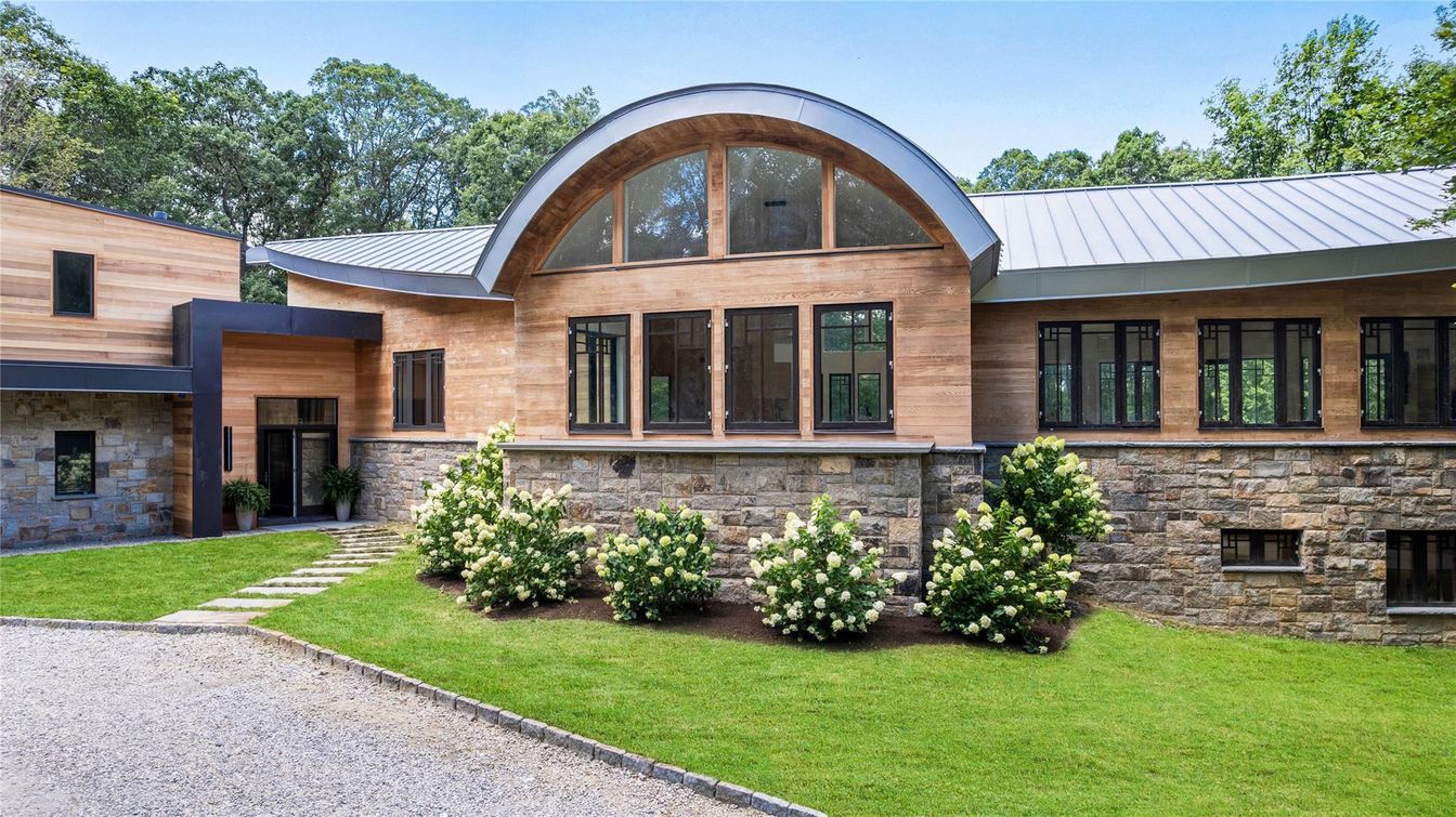 Backyard, Exterior, Facade, Modern
