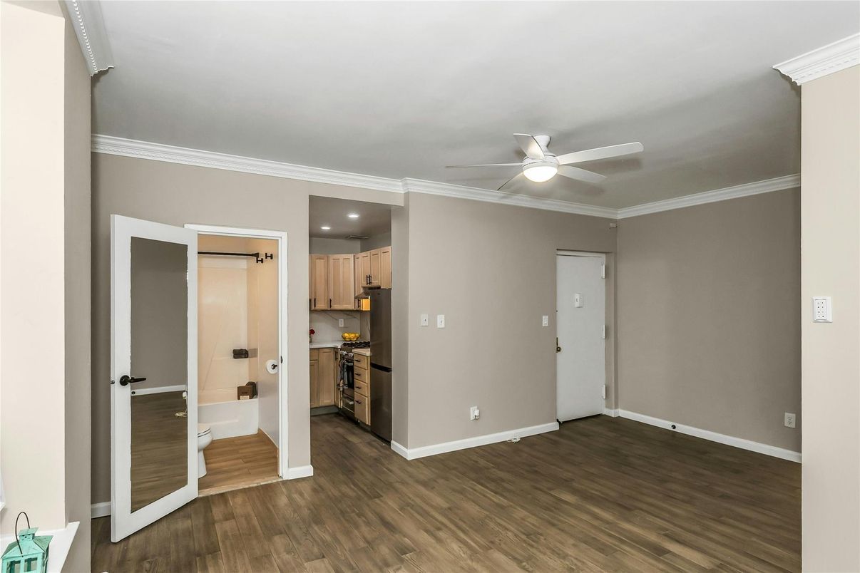 Empty room, Interior, Kitchen, Recessed Lighting, Wood Texture Flooring