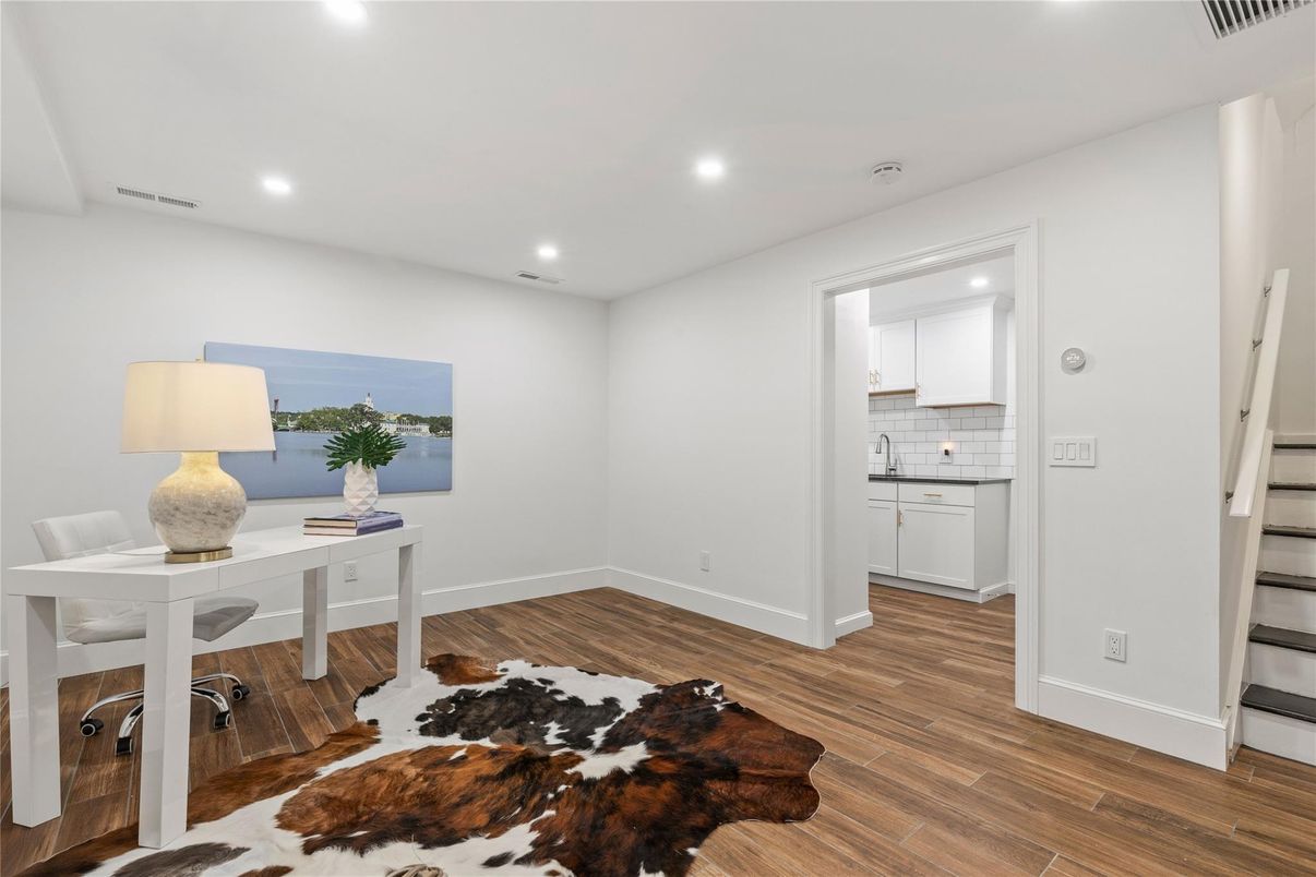 Home Office, Interior, Recessed Lighting, Wood Texture Flooring