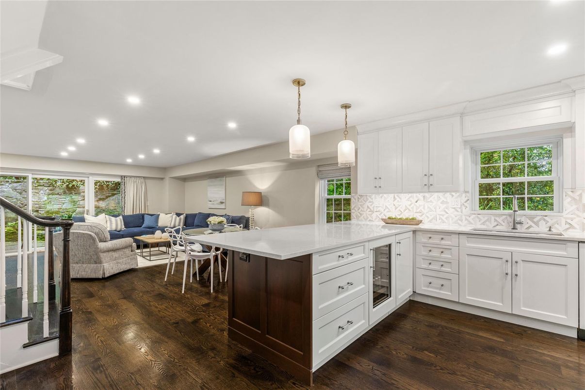 Dining room, Interior, Kitchen, Living room, Pendant Lights, Recessed Lighting, Wood Texture Flooring