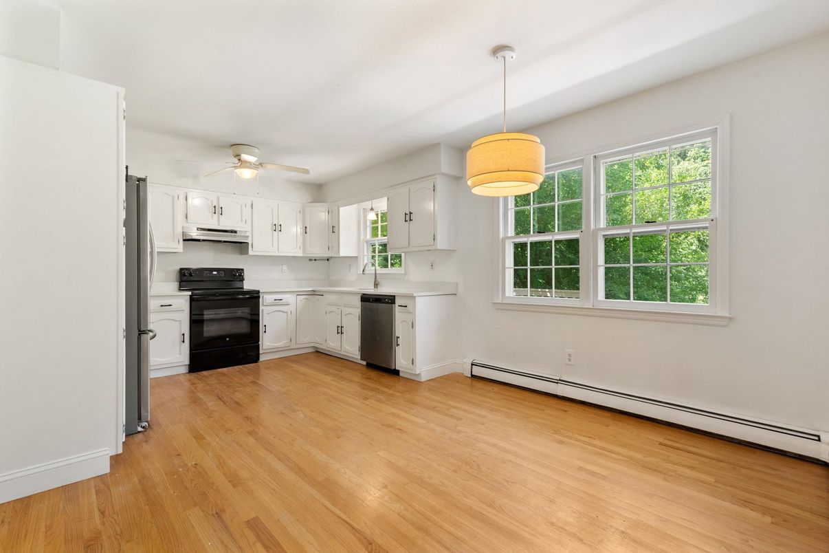 Interior, Kitchen, Pendant Lights, Wood Texture Flooring