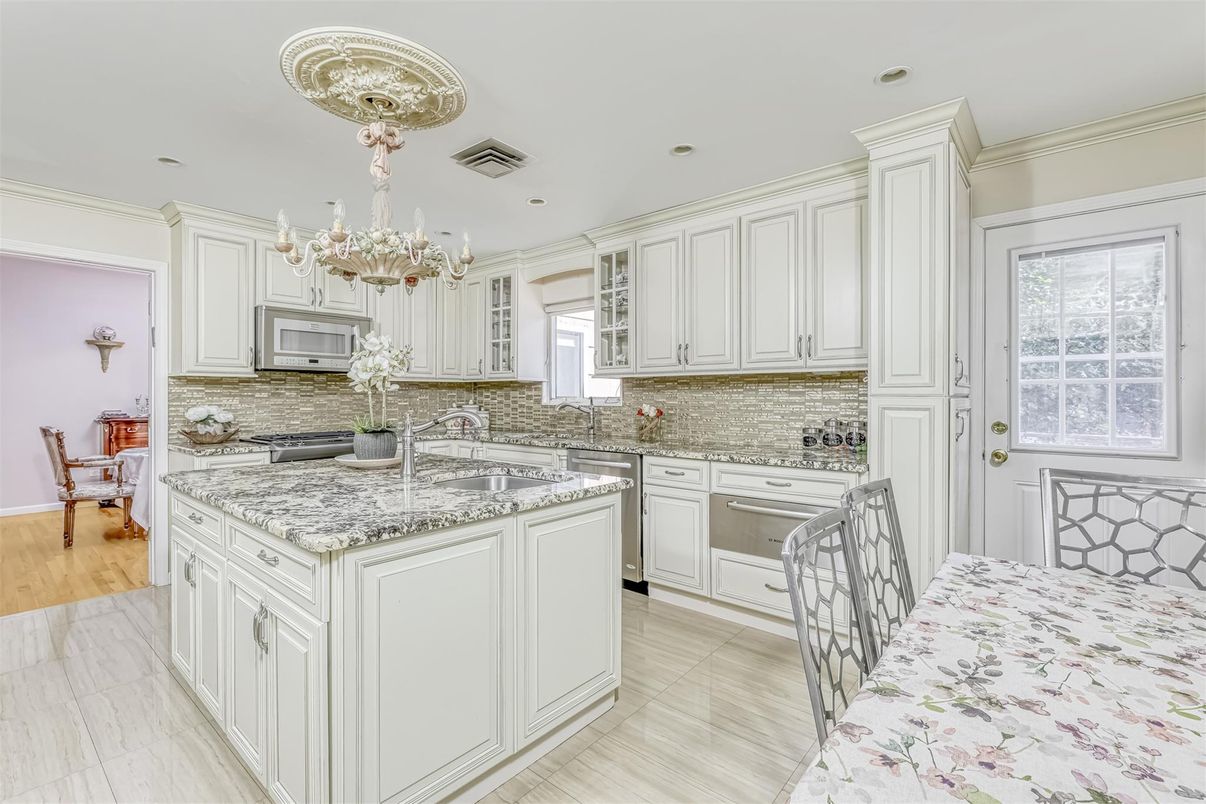 Chandelier, Interior, Kitchen, Recessed Lighting, Wood Texture Flooring