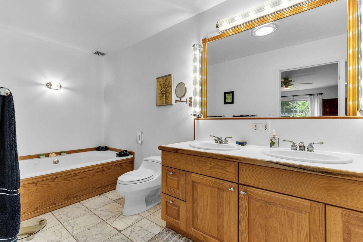 Bathroom, Dual Sink Vanities, Interior, Marble, Recessed Lighting