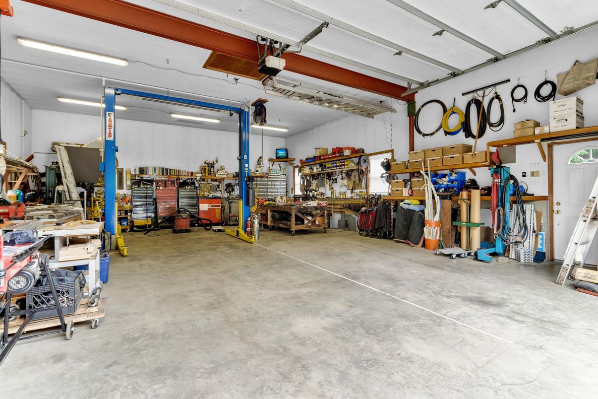Garage, Interior