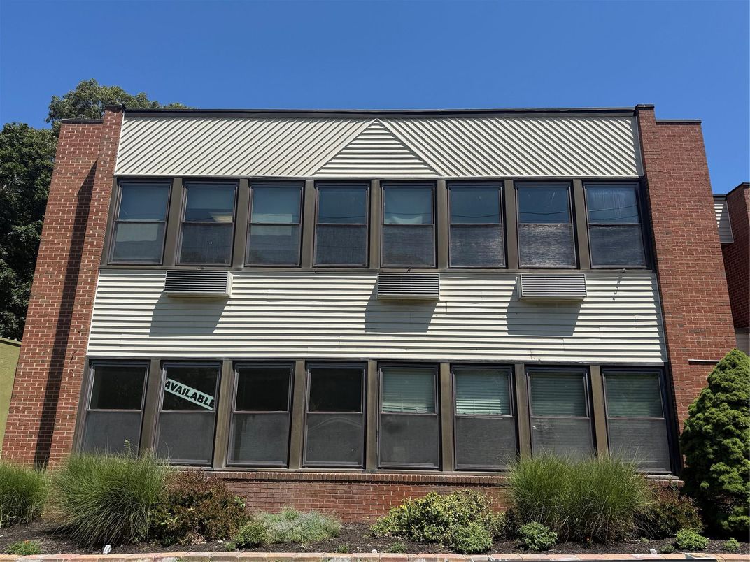 Exterior, Facade, Brick Facade, Rowhouse