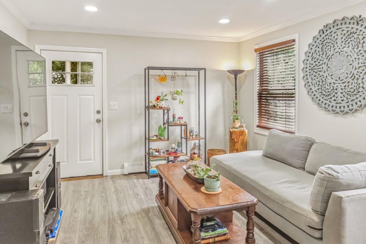Interior, Living room, Recessed Lighting, Wood Texture Flooring