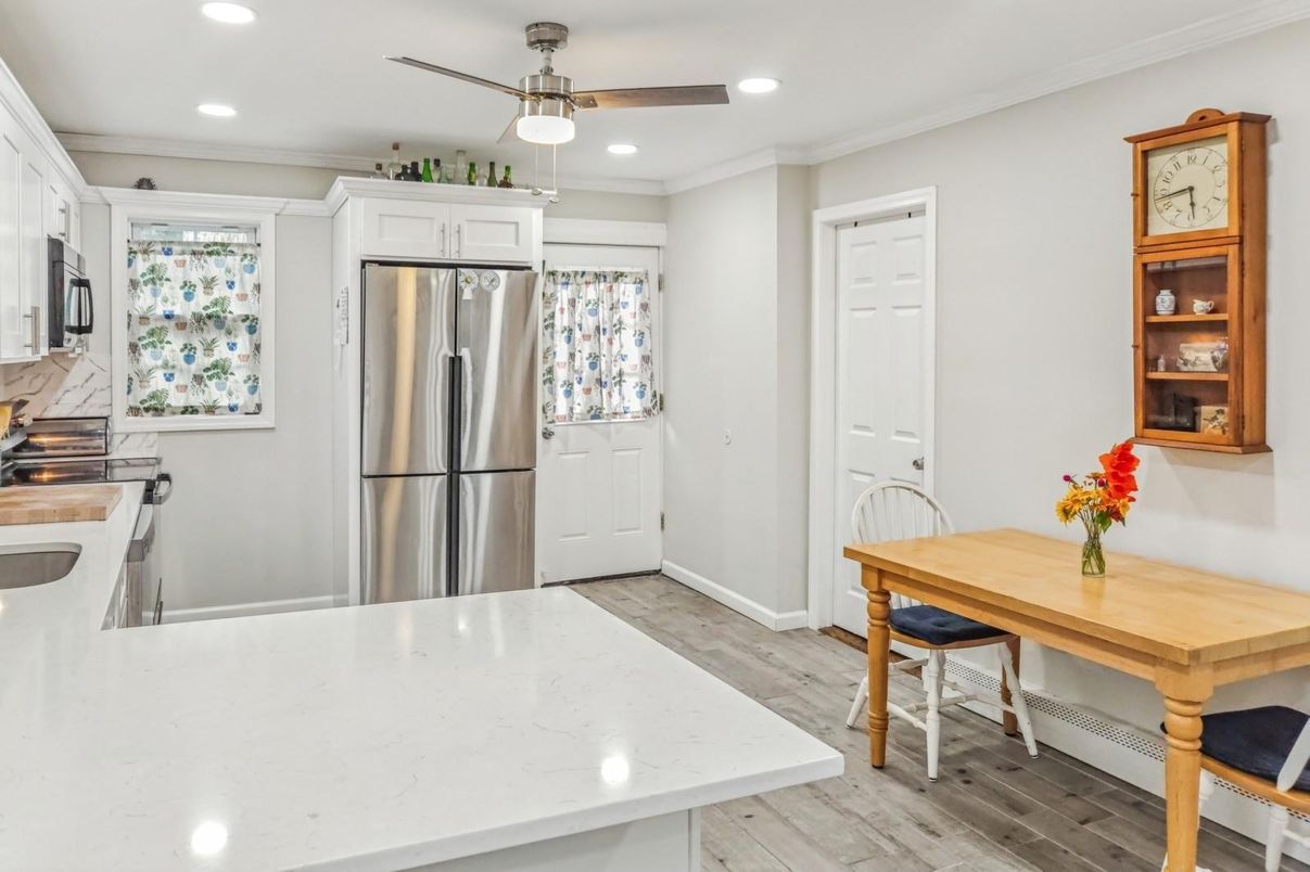 Dining room, Interior, Kitchen, Recessed Lighting, Stainless Steel Appliances, Wood Texture Flooring