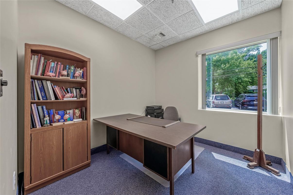 Home Office, Interior