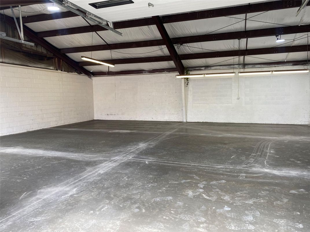 Garage, Interior, Stone Walls